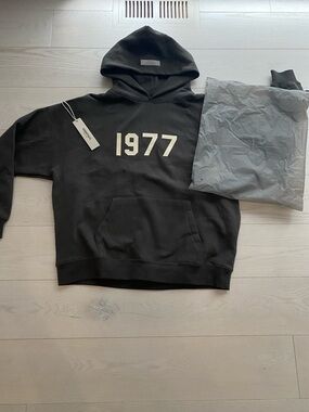 Essentials fear of god 1977